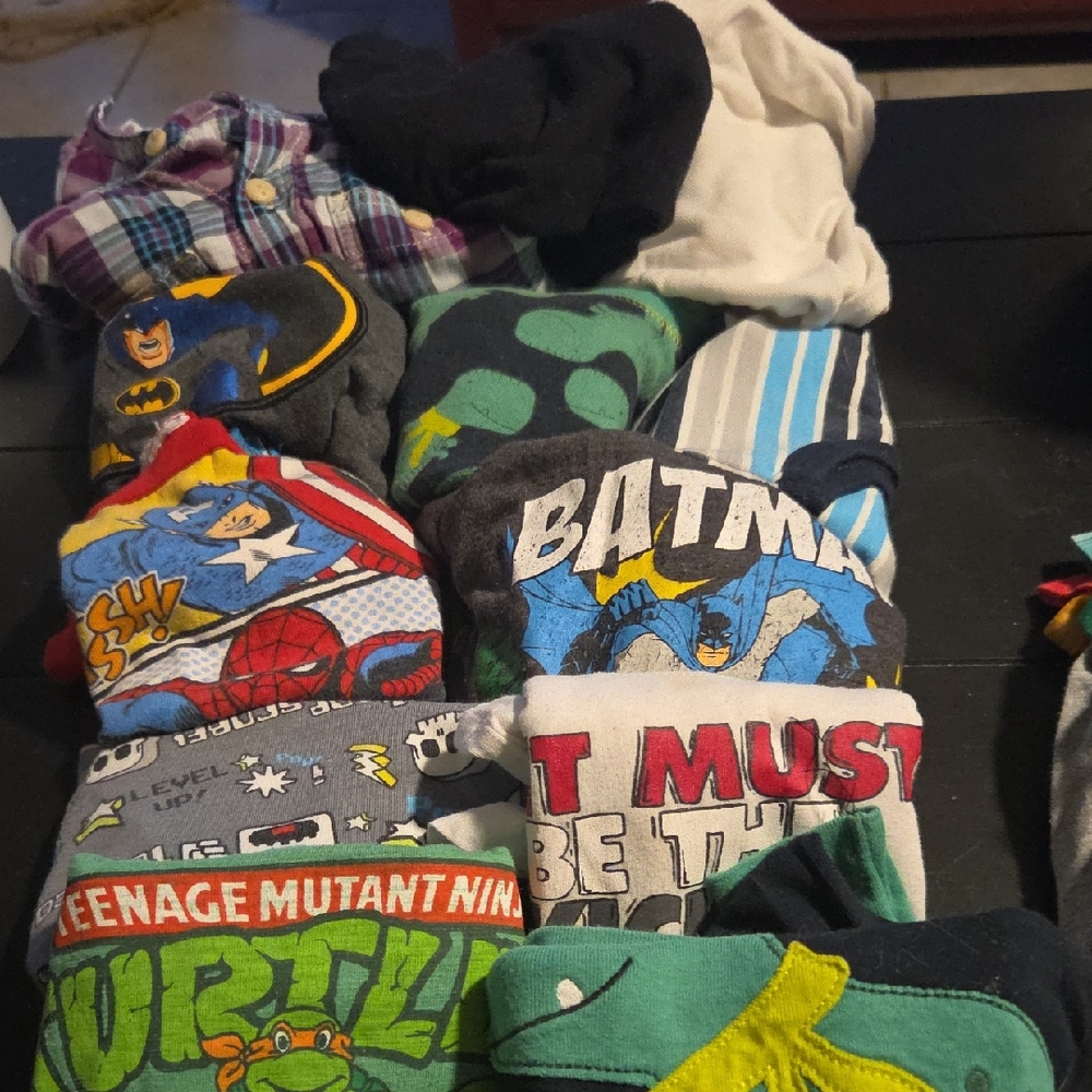 Colorful Graphic T-Shirts Bundle 12 18 M.